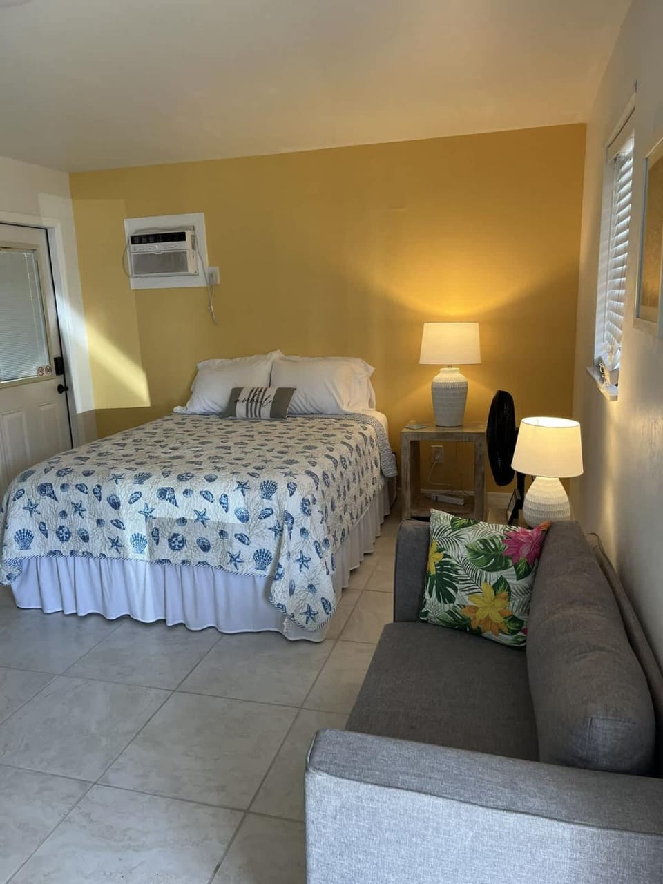 Studio on the water Apartment in St James City