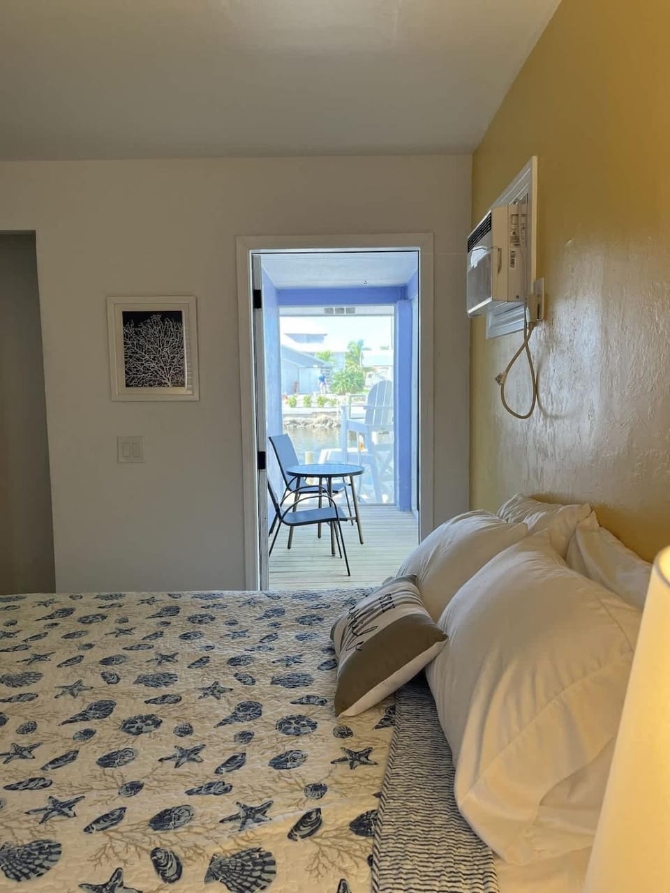 Studio on the water Apartment in St James City