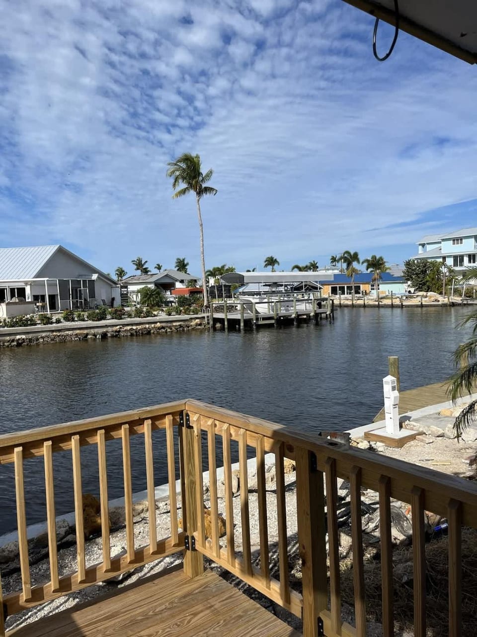 Studio with a water view Apartment in St James City