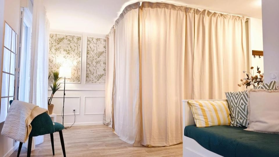 La Parenthèse du Baillet - New Studio, Parking, CDG Apartment in Drancy