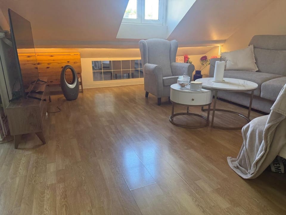 Studio charmant Eiffel Apartment in Paris