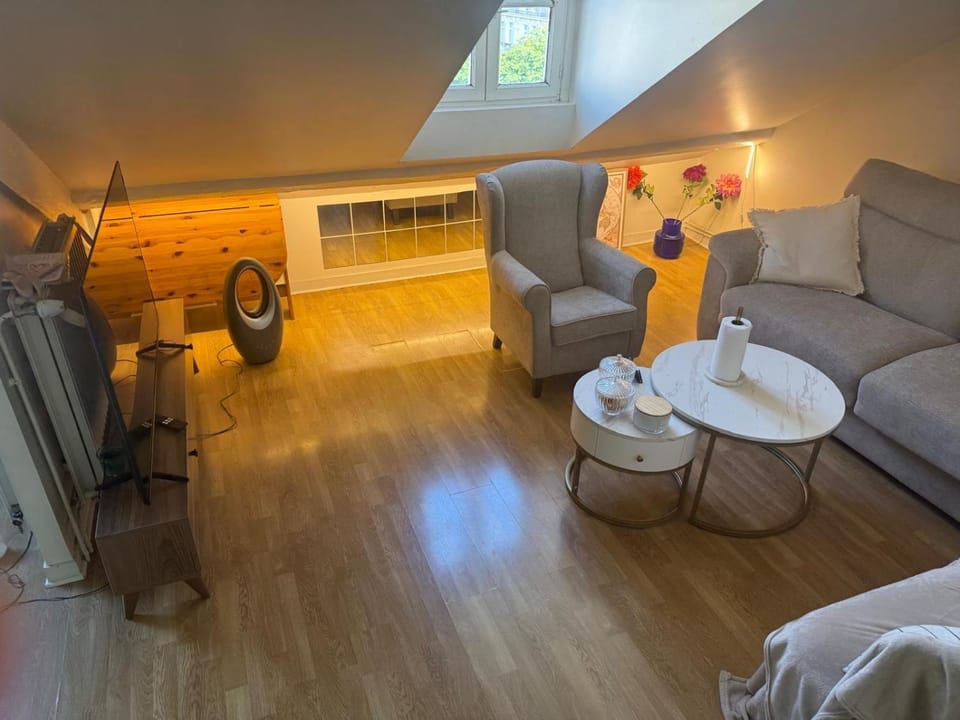 Studio charmant Eiffel Apartment in Paris