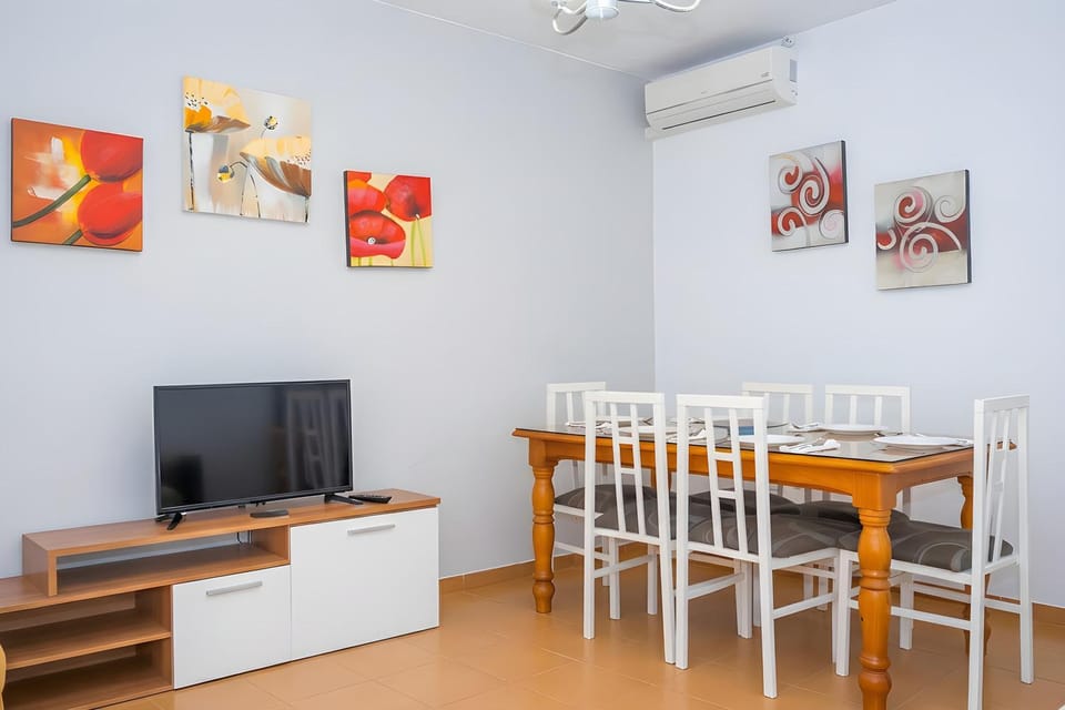 Nuevo Apartamento con Balcones y Aire solo familias y parejas Apartment in Conil de la Frontera