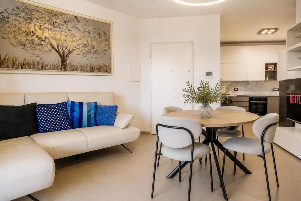 Modern Apartment in Lecce with Private Parking and WiFi Apartment in Lecce