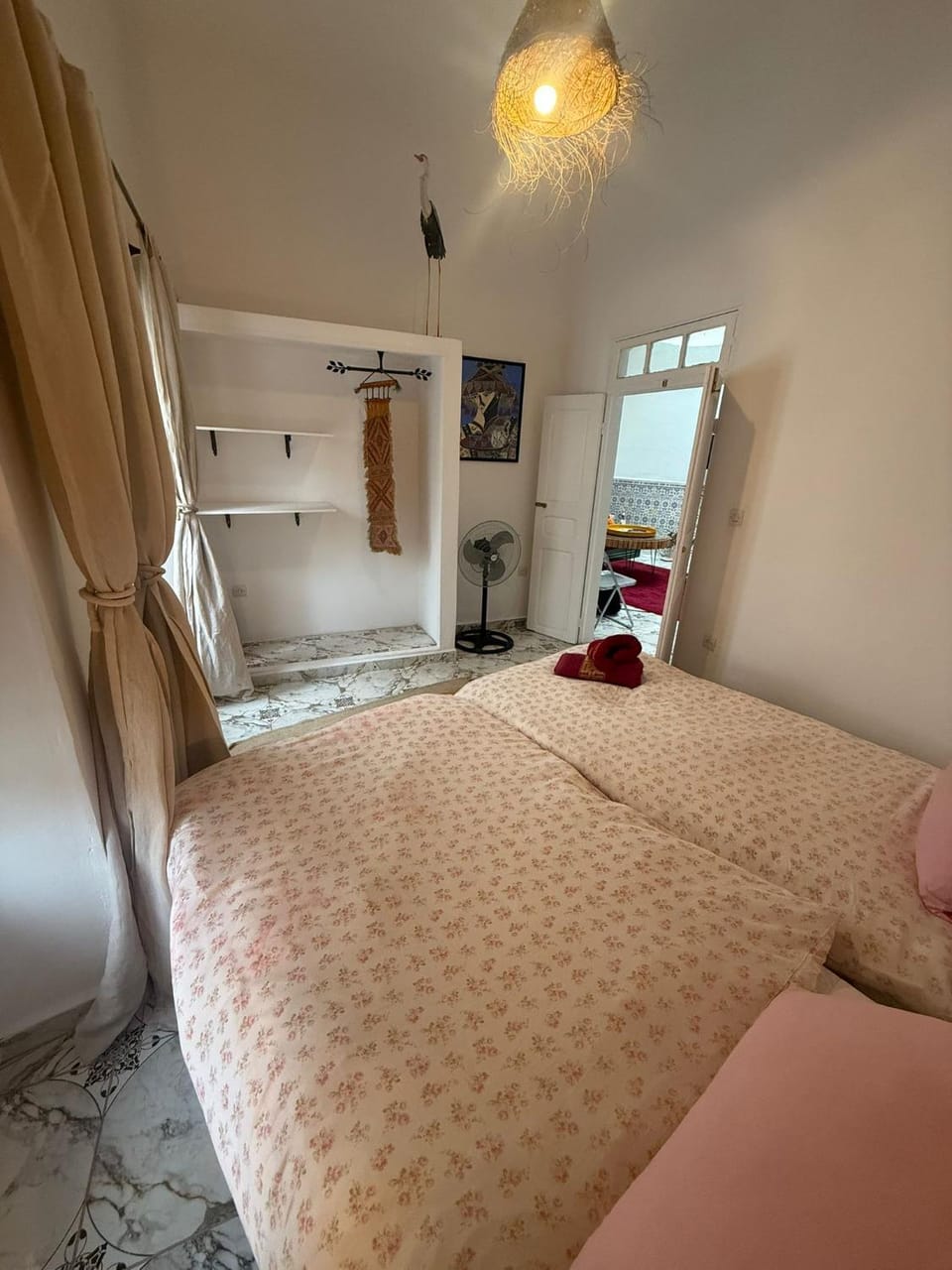 Property building, Bed, Photo of the whole room, Bedroom, towels