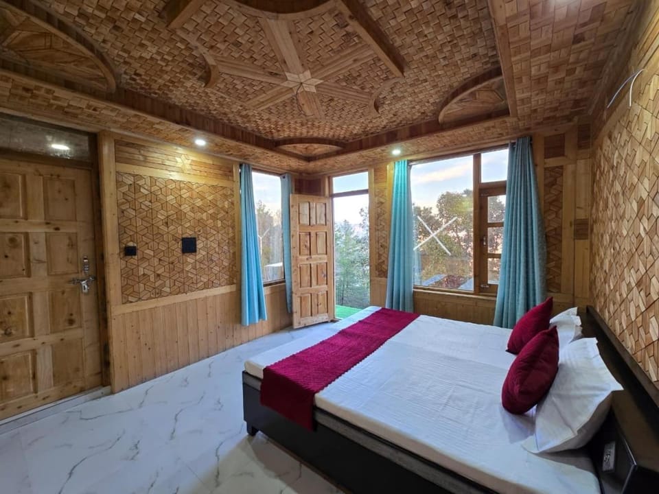 Traditional Pahadi 4 BR Villa Amazing Valley View Vacation rental in Himachal Pradesh
