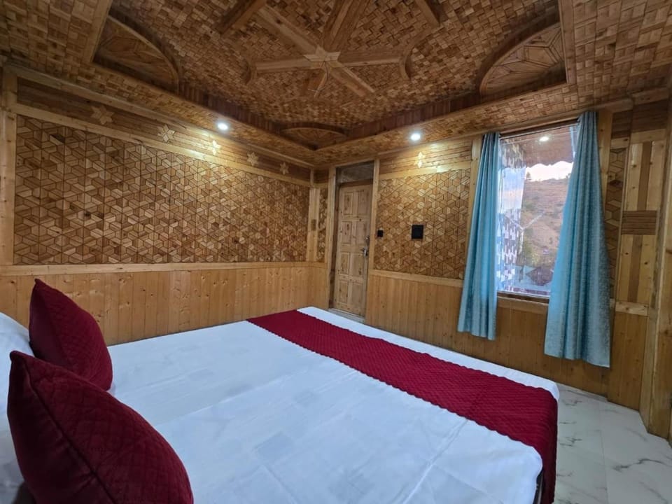 Traditional Pahadi 4 BR Villa Amazing Valley View Vacation rental in Himachal Pradesh