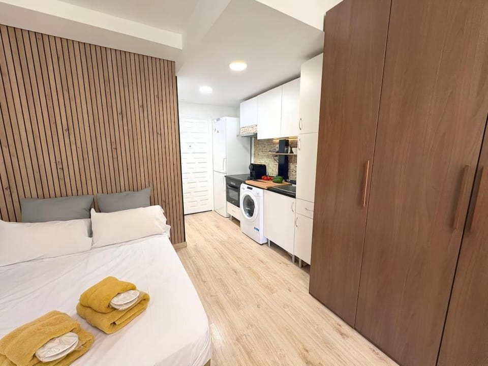 Urban Peace - downtown - pool - private terrace Apartment in Torremolinos