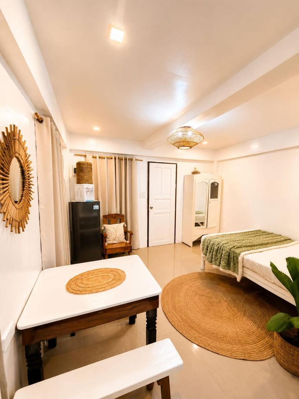 Living room, Photo of the whole room, Bedroom, wardrobe