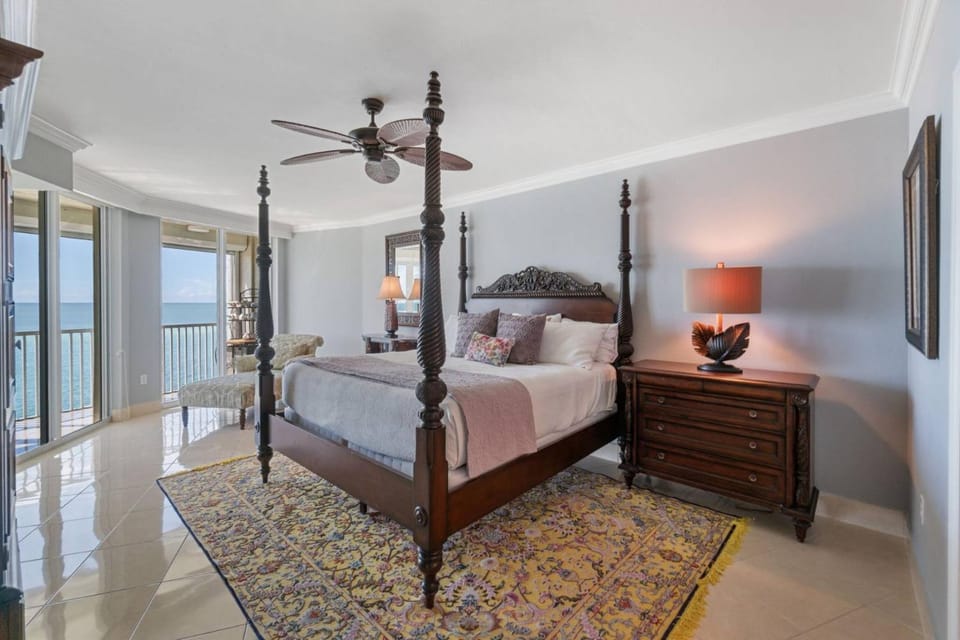 Mirage 605 House in Marco Island