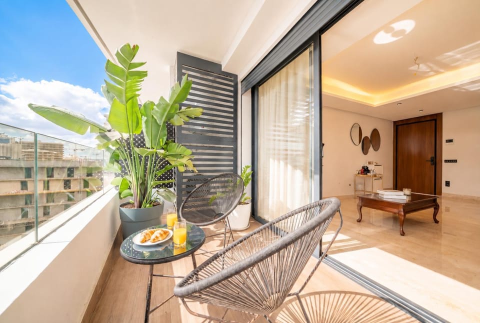 Day, View (from property/room), Balcony/Terrace, Living room, Seating area, Dining area