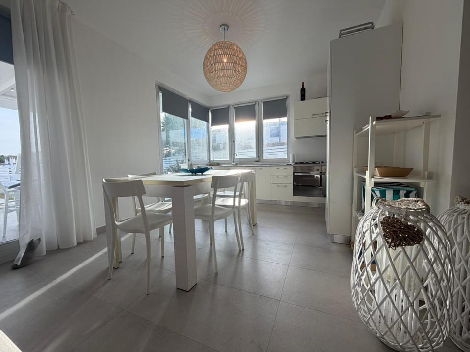 Kitchen or kitchenette, Living room, Dining area, heating, air conditioner