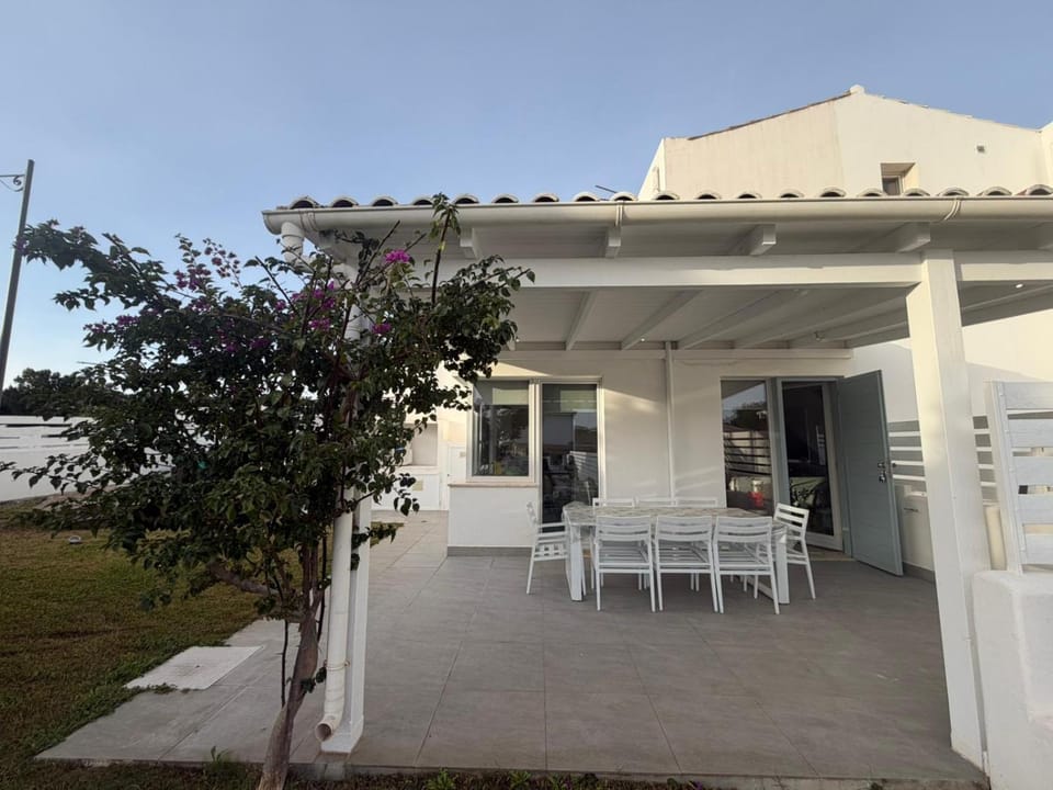 Property building, Patio