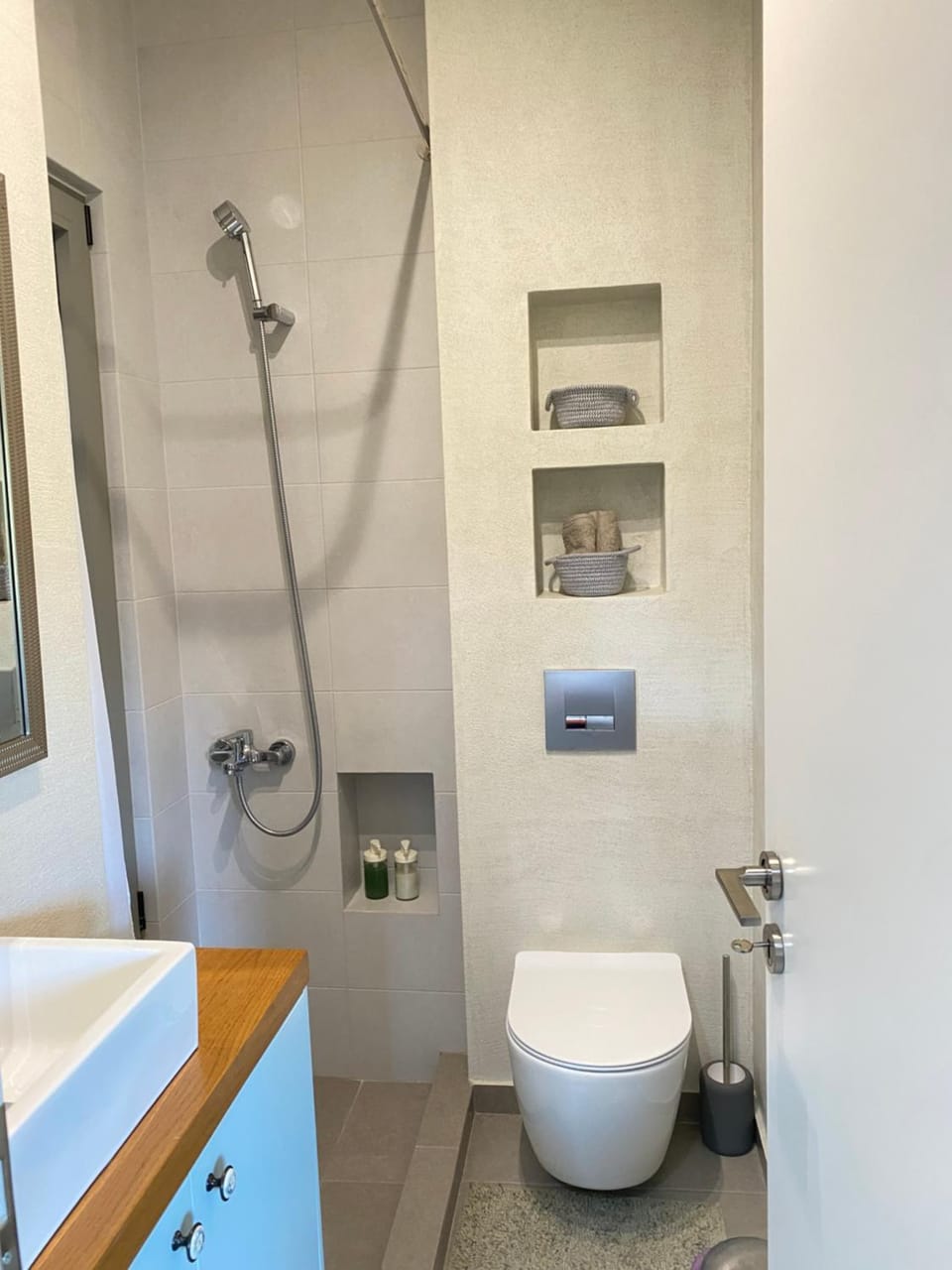 Urban Garden Retreat, Acropolis View Apartment in Athens