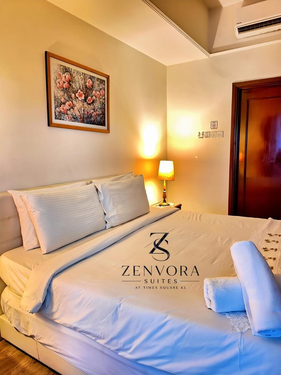 Bed, Photo of the whole room, Bedroom, towels, air conditioner