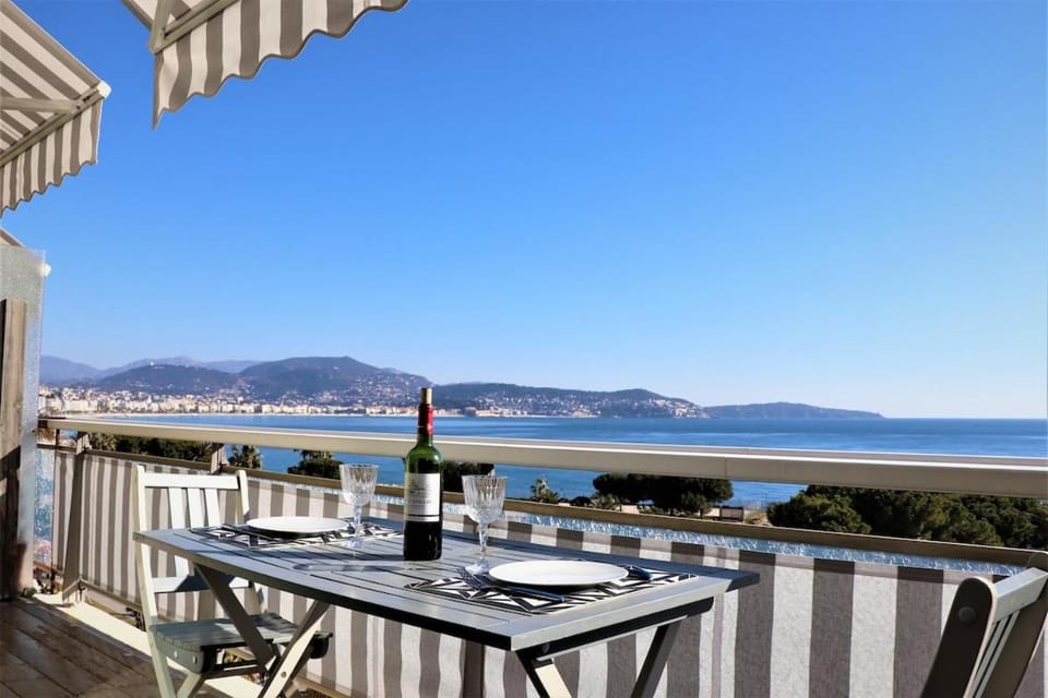 2 Rooms, New, Incredible View of Promenade des Anglais Apartment in Nice
