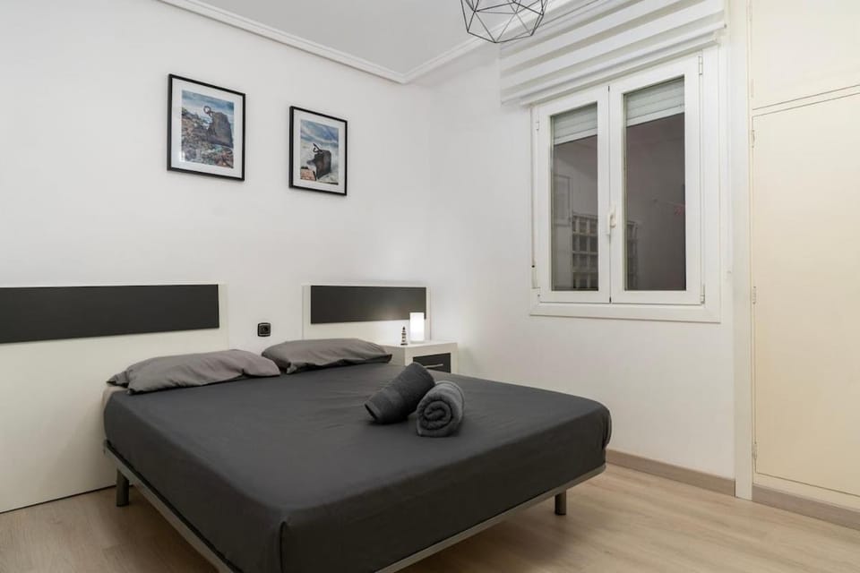 Orleans - 3 Bedrooms - Open Kitchen Apartment in San Sebastian