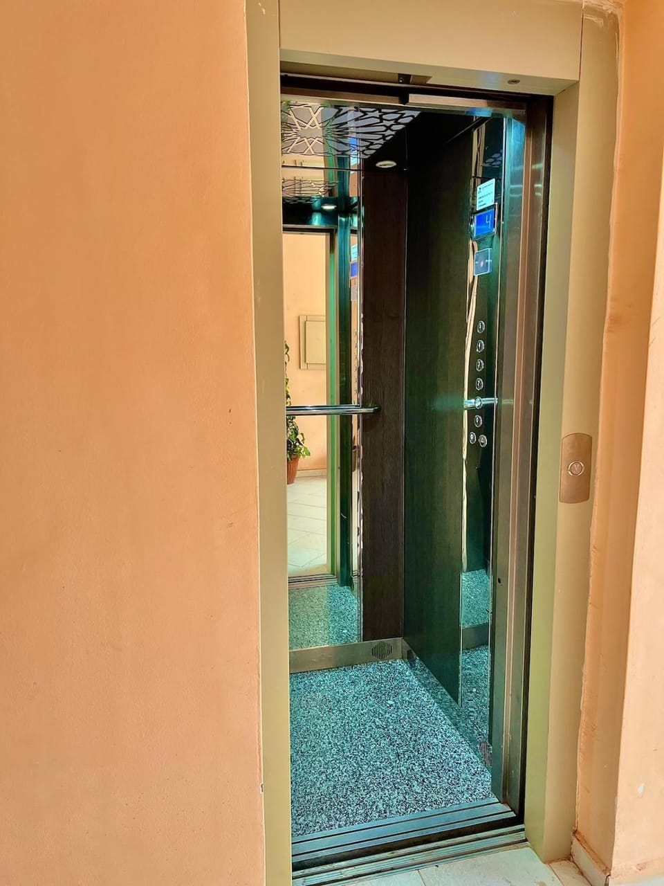 Elegance, Luxury Comfort Air Conditioning Free Parking Apartment in Marrakesh