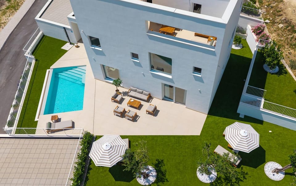 BBQ facilities, Garden, Swimming pool
