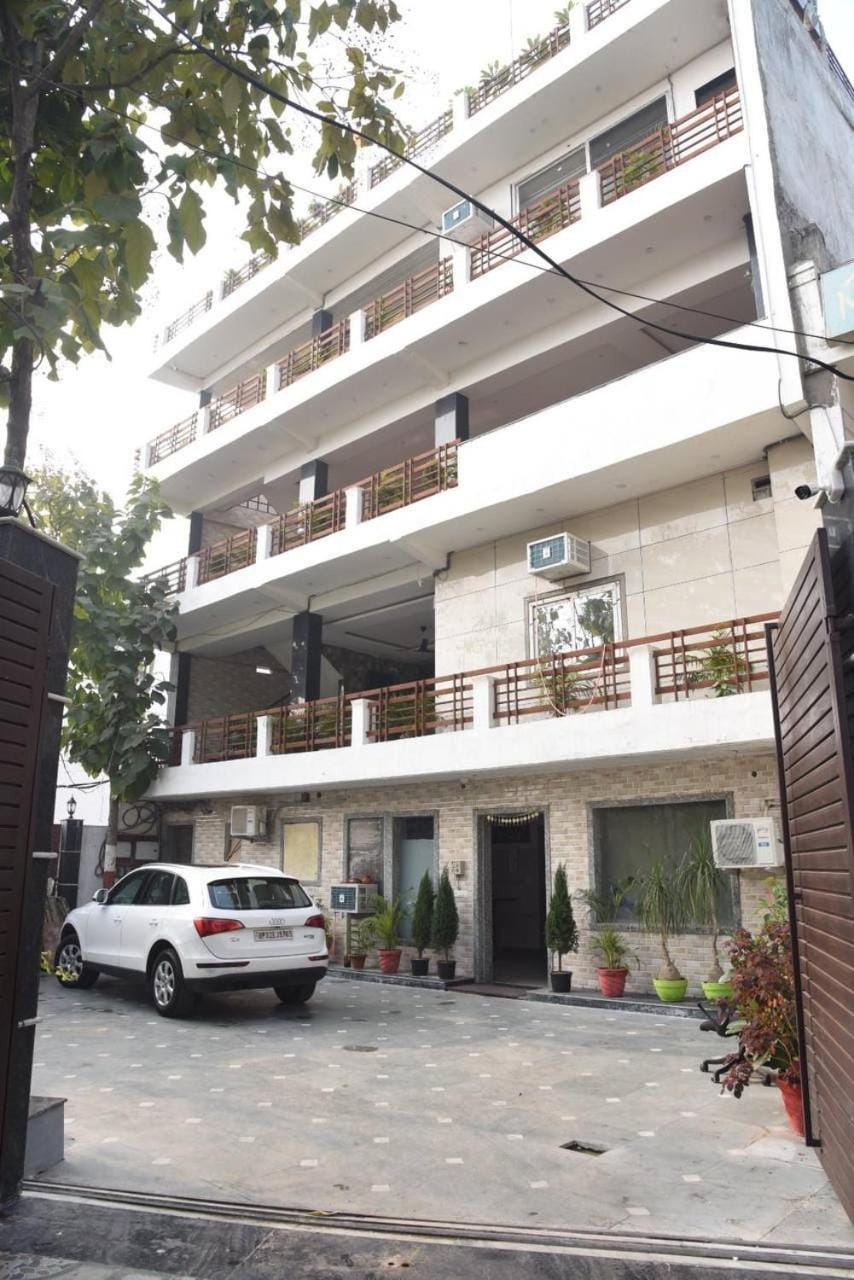 Hotel 7 - Stay INN Luxury Guest House Hotel in Lucknow