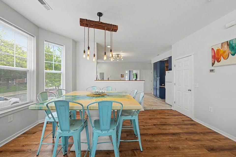Seating area, Dining area