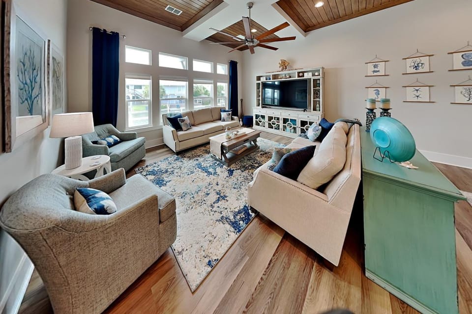 TV and multimedia, Living room, Seating area, furniture