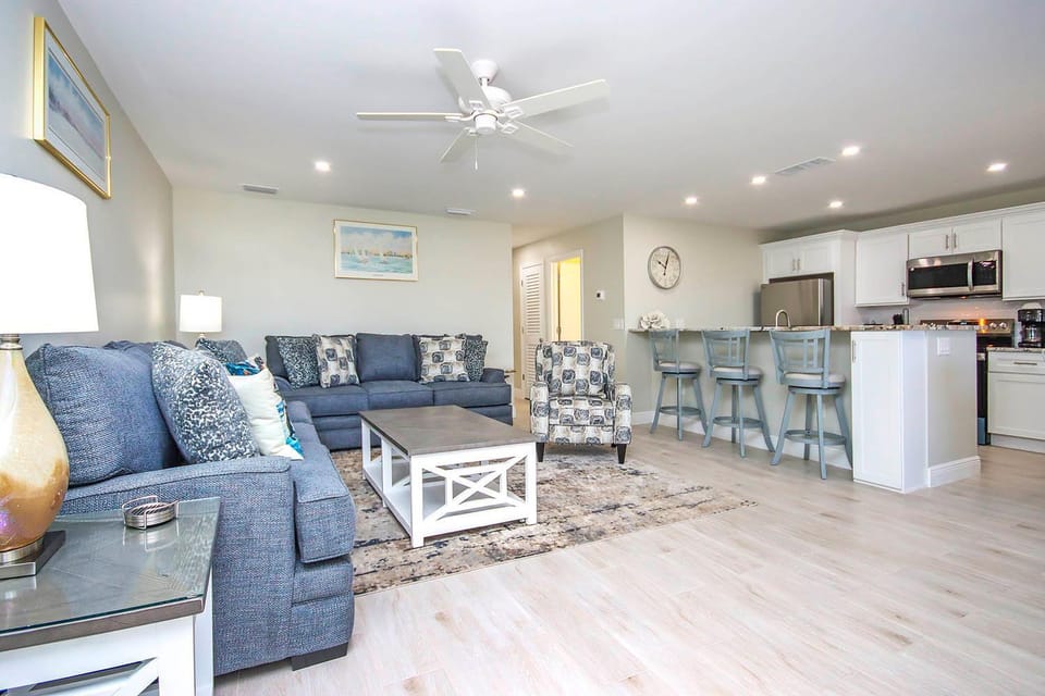 Sanibel Arms West C2 House in Sanibel Island