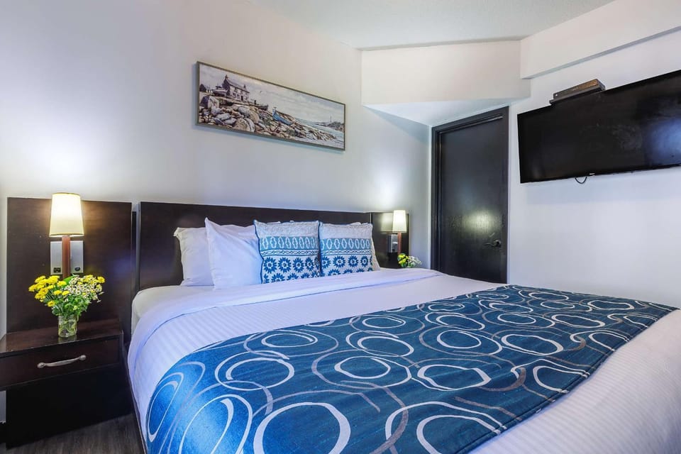 Three Sisters Vista - Hot Tub Pool & Waterslide Apartment in Canmore