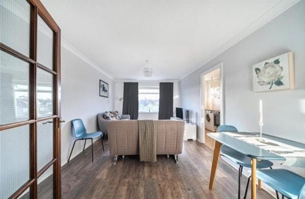 Facade/entrance, Living room