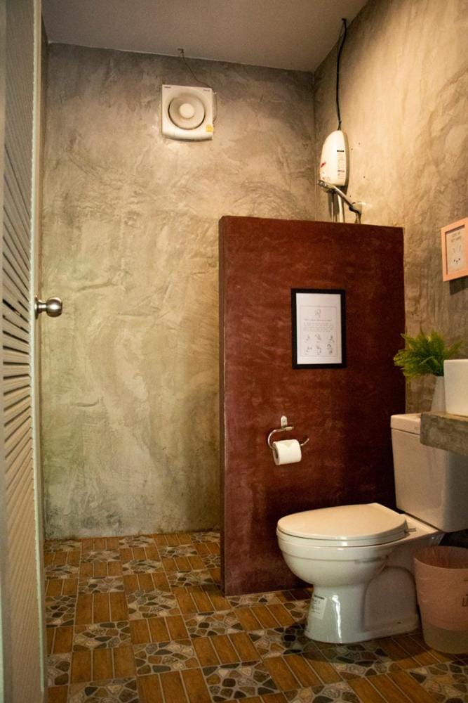 Shower, Toilet, Bathroom