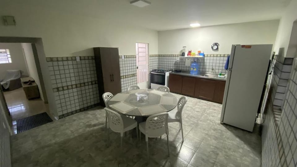 Kitchen or kitchenette, Dining area, oven, stove