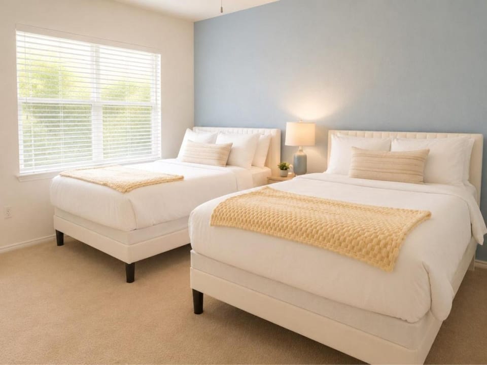 Serene Cozy 2BR WORKERfriendly, Pool I Gym I KINGbed Apartment in Frisco
