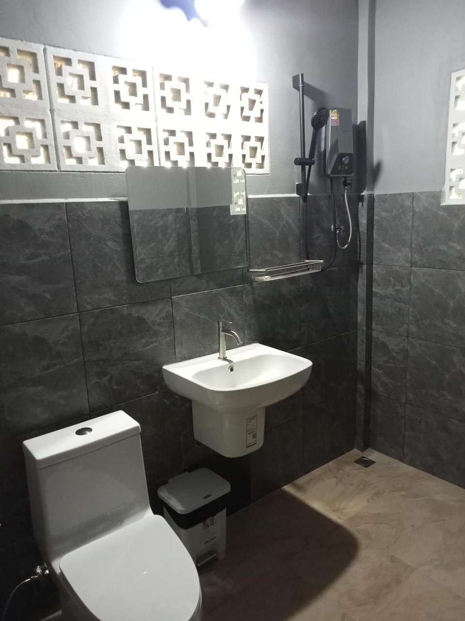 Shower, Toilet, Bathroom