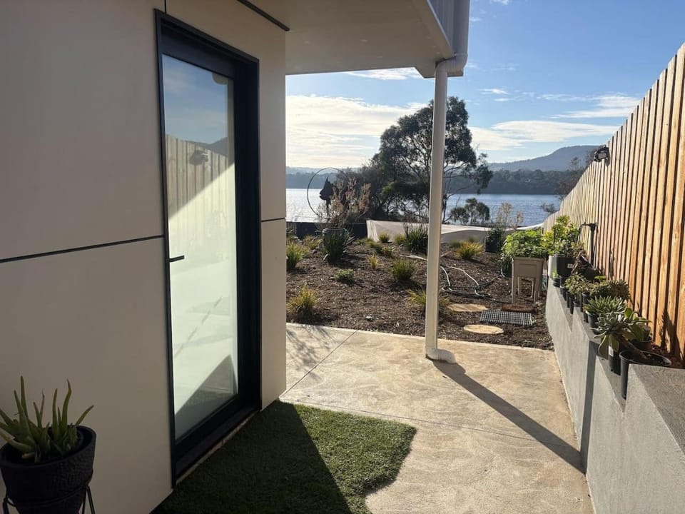 Derwent Waters Hideway House in Tasmania