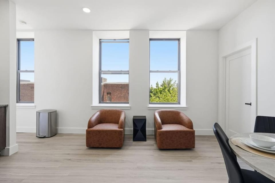 Central Newark Near FIFA Luxe Apt w Gym and Lounge) Apartment in East Orange