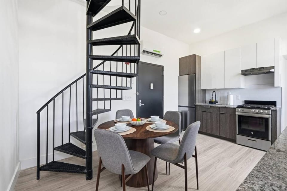 Luxe Apt Central Newark Near FIFA w Gym and Lounge Apartment in East Orange