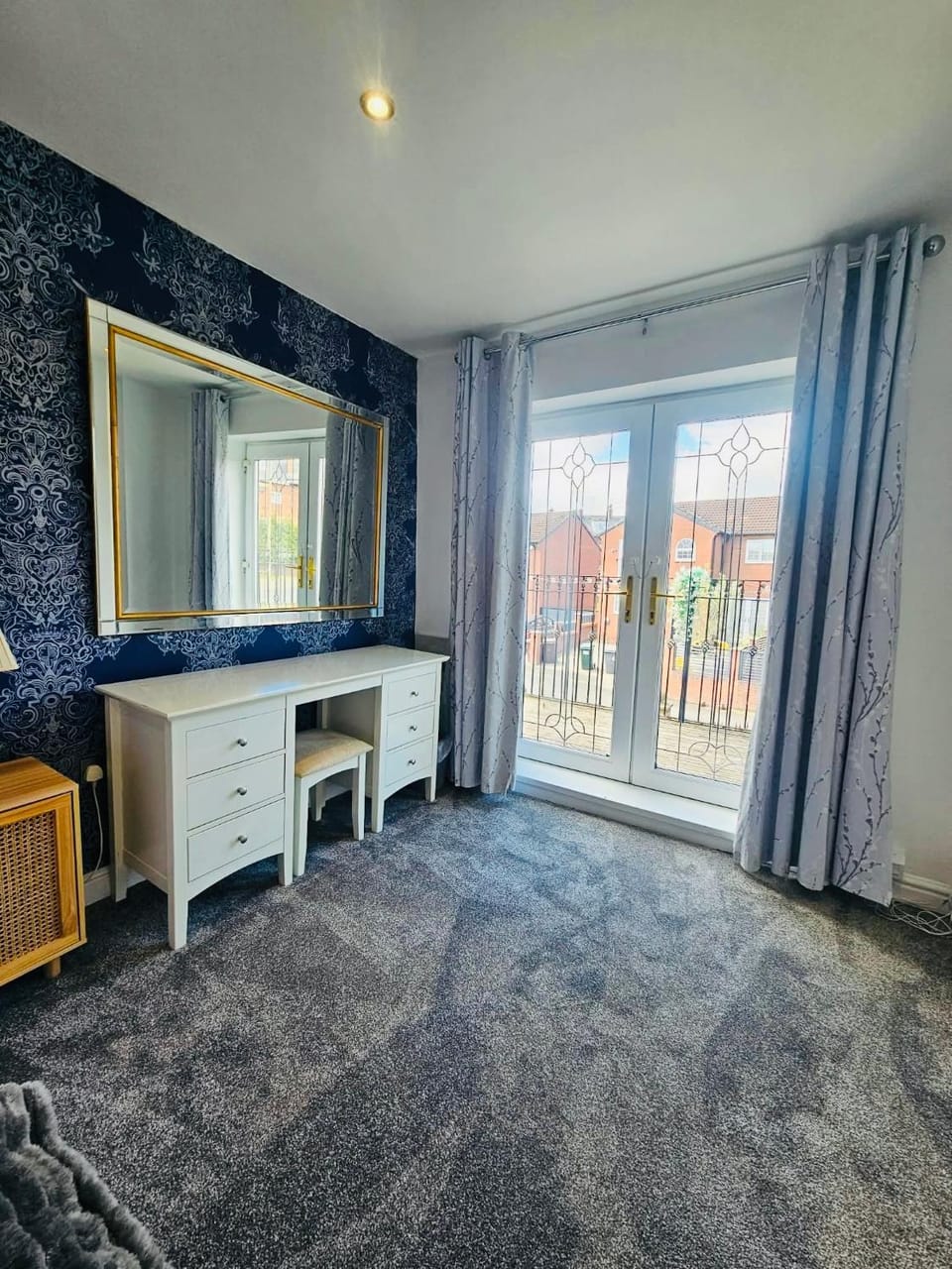 Luxury Home with Pool House in Borough of Barnsley