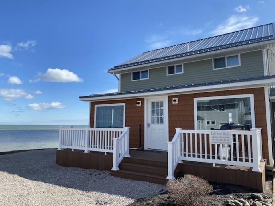 Lakefront Pet Friendly Home by Winery And Beach House in Geneva-on-the-Lake