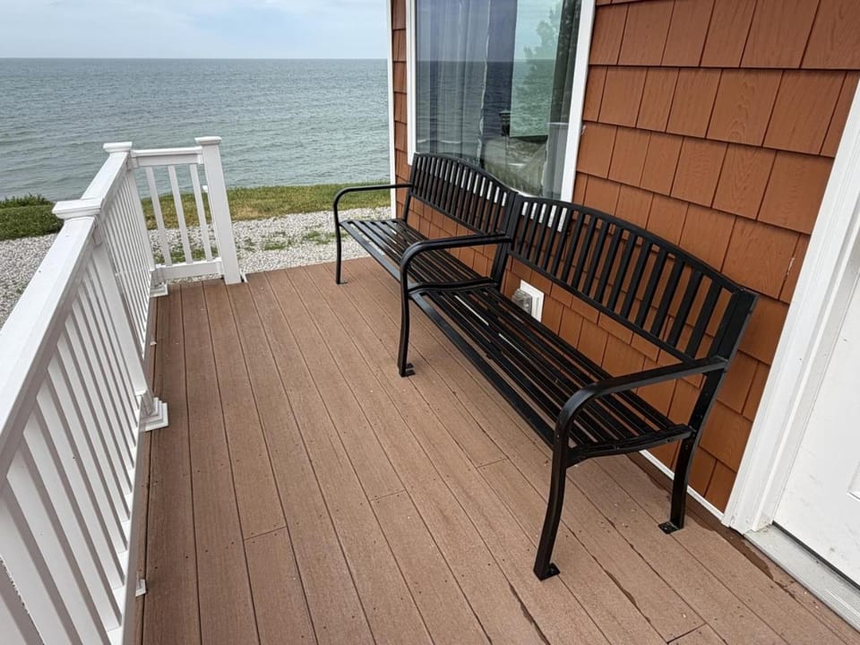 Lakefront Pet Friendly Home by Winery And Beach House in Geneva-on-the-Lake