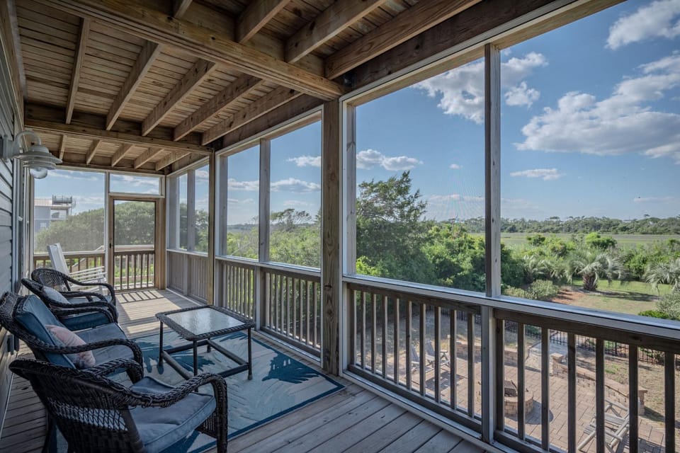 Hootin Annies by Oak Island Accommodations House in Oak Island