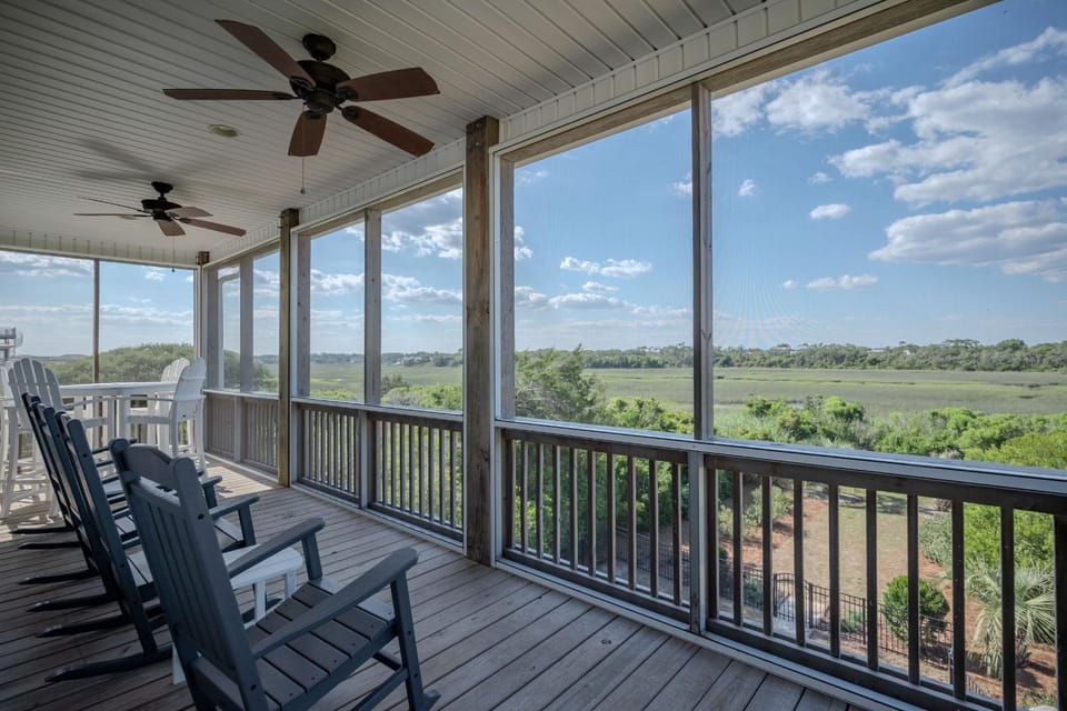 Hootin Annies by Oak Island Accommodations House in Oak Island