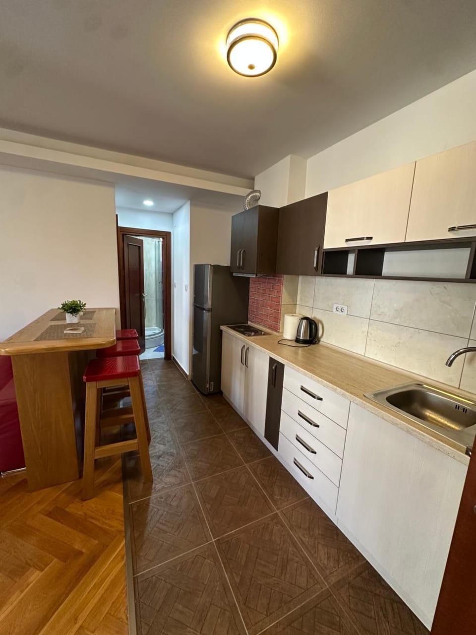 Dining area, kitchen