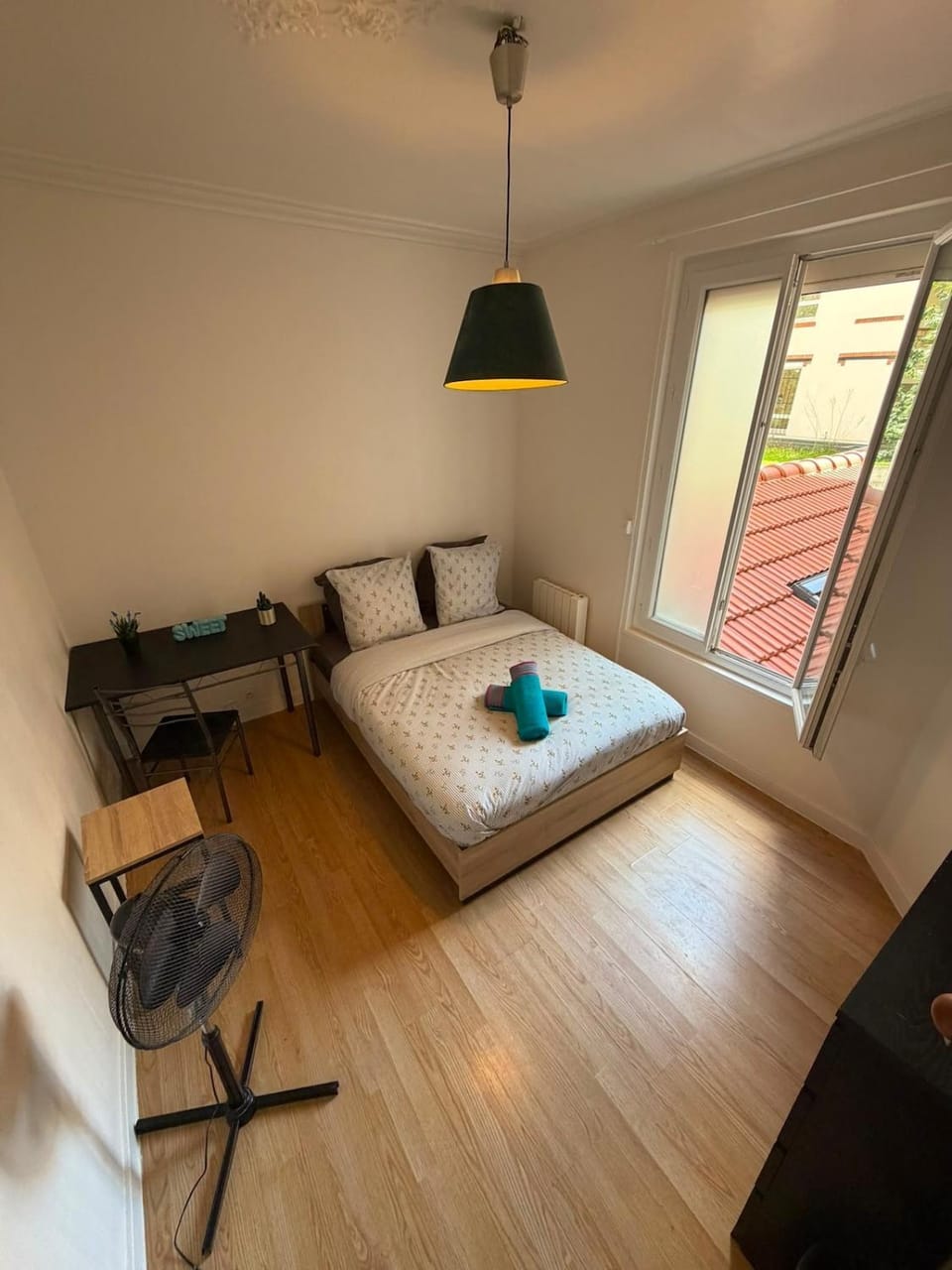3 bedroom near Paris Apartment in Suresnes