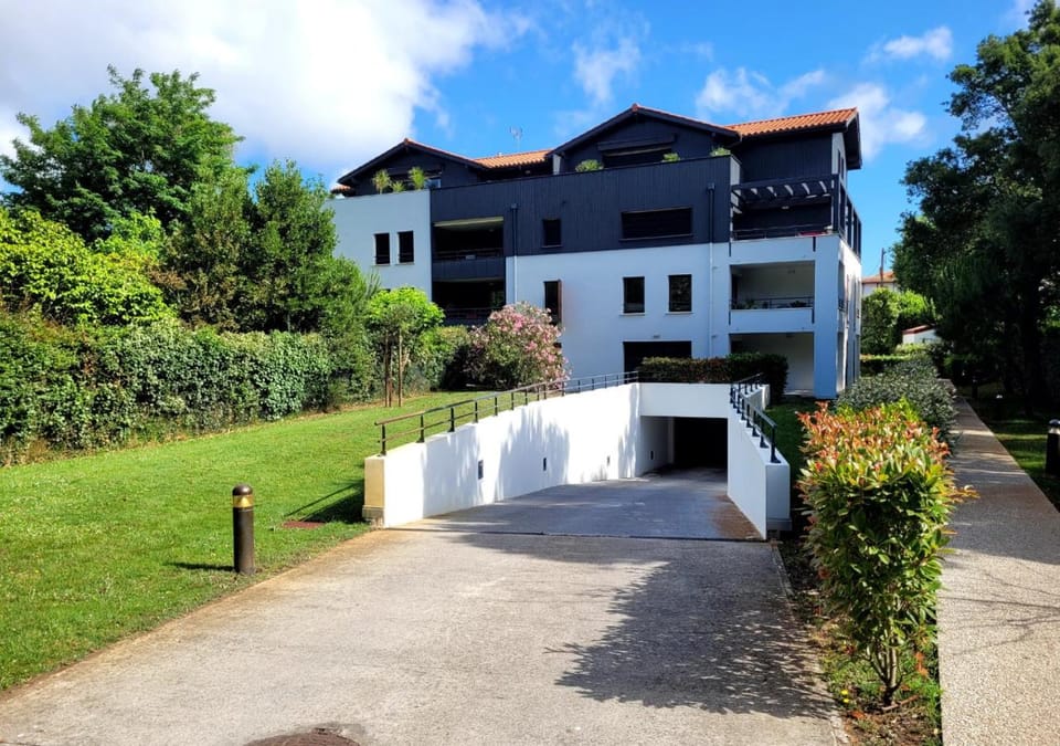 Property building, Spring, Day