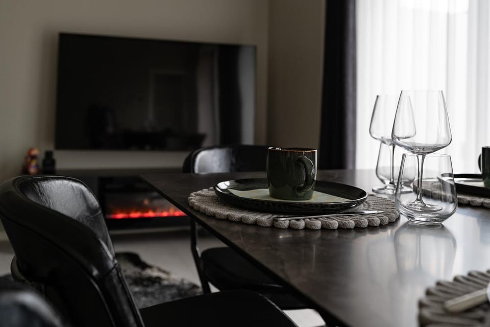 Seating area, Dining area