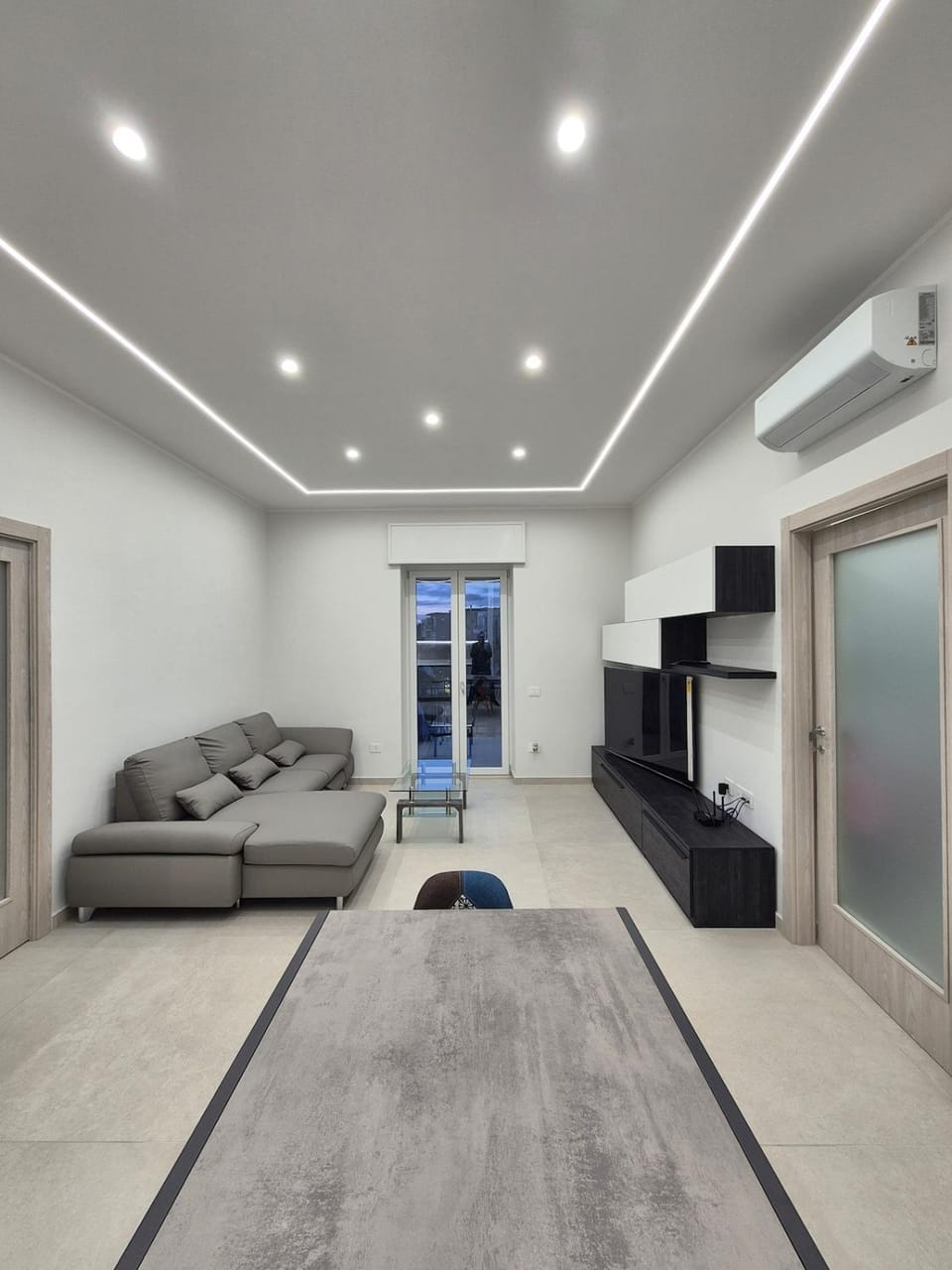 Communal lounge/ TV room, Living room, Seating area, air conditioner