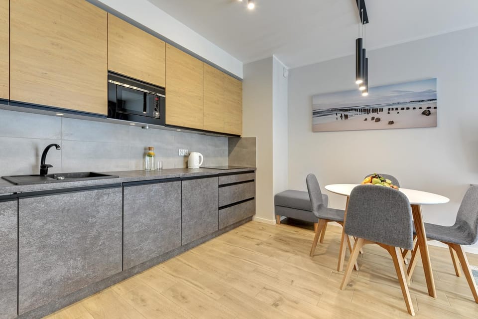 Kitchen or kitchenette, Dining area, stove