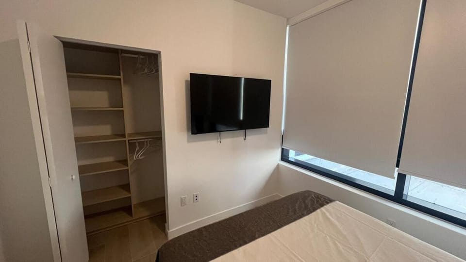 Luxury Condo 905 2BR 2BAT Downtown Miami Apartment in Miami