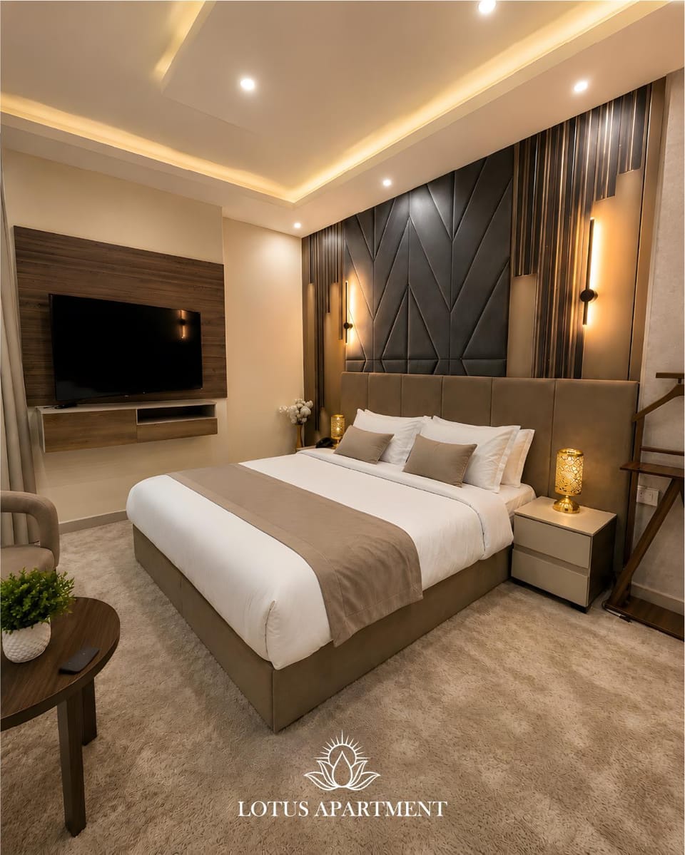 Communal lounge/ TV room, Bed, TV and multimedia, Bedroom