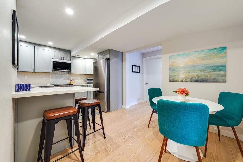 Seattle Convenience Meets Nature Retreat House in Columbia City